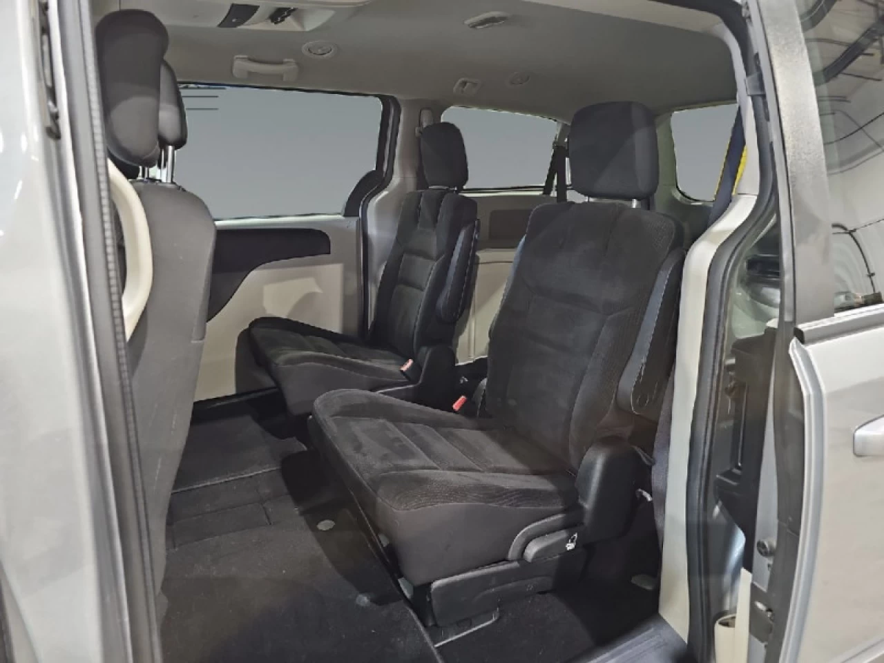 2017 Dodge Grand Caravan SXT Plus Main Image